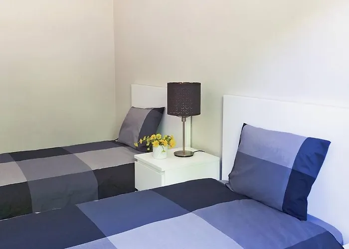 Spacious House With Private Pool Kitchen