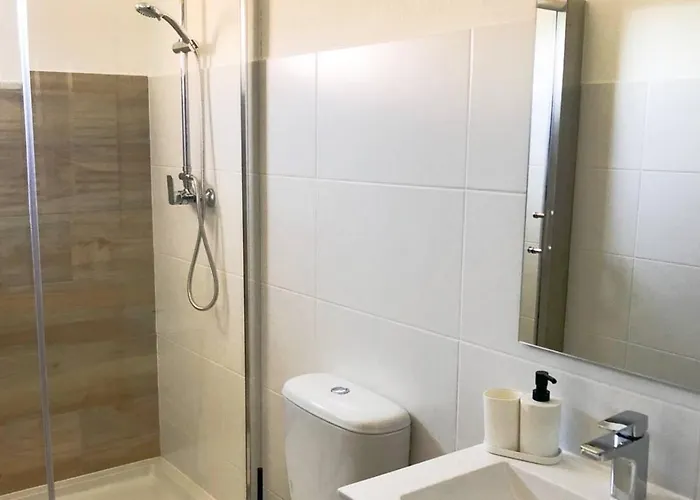 Villa Spacious House With Private Pool Kitchen